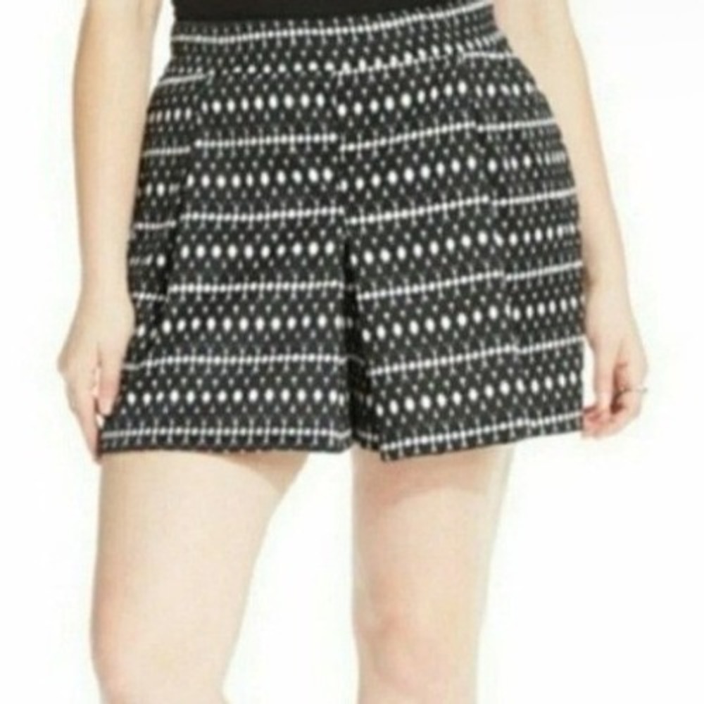 Jessica Simpson Women's 3X Black White Geometric Ikat Shorts